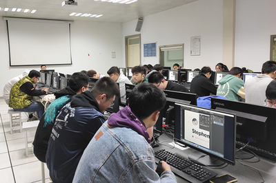 管理技術系深化產教融合 企業教師進課堂，賦能計算機軟硬件技術開發人才培養